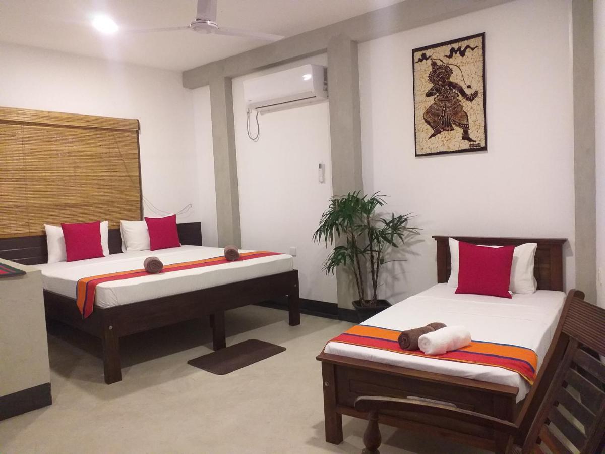 Green Wood Villa Negombo Exterior photo
